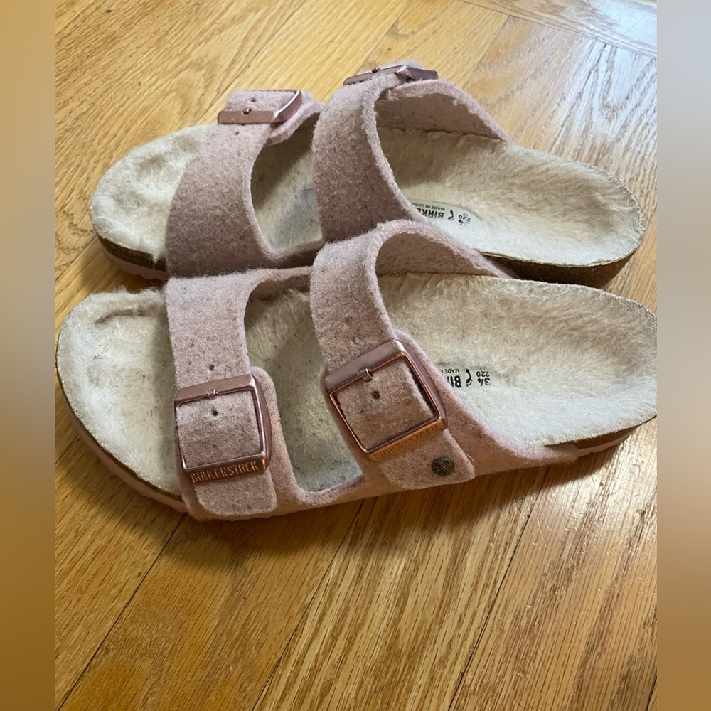Girls Birkenstocks size 34